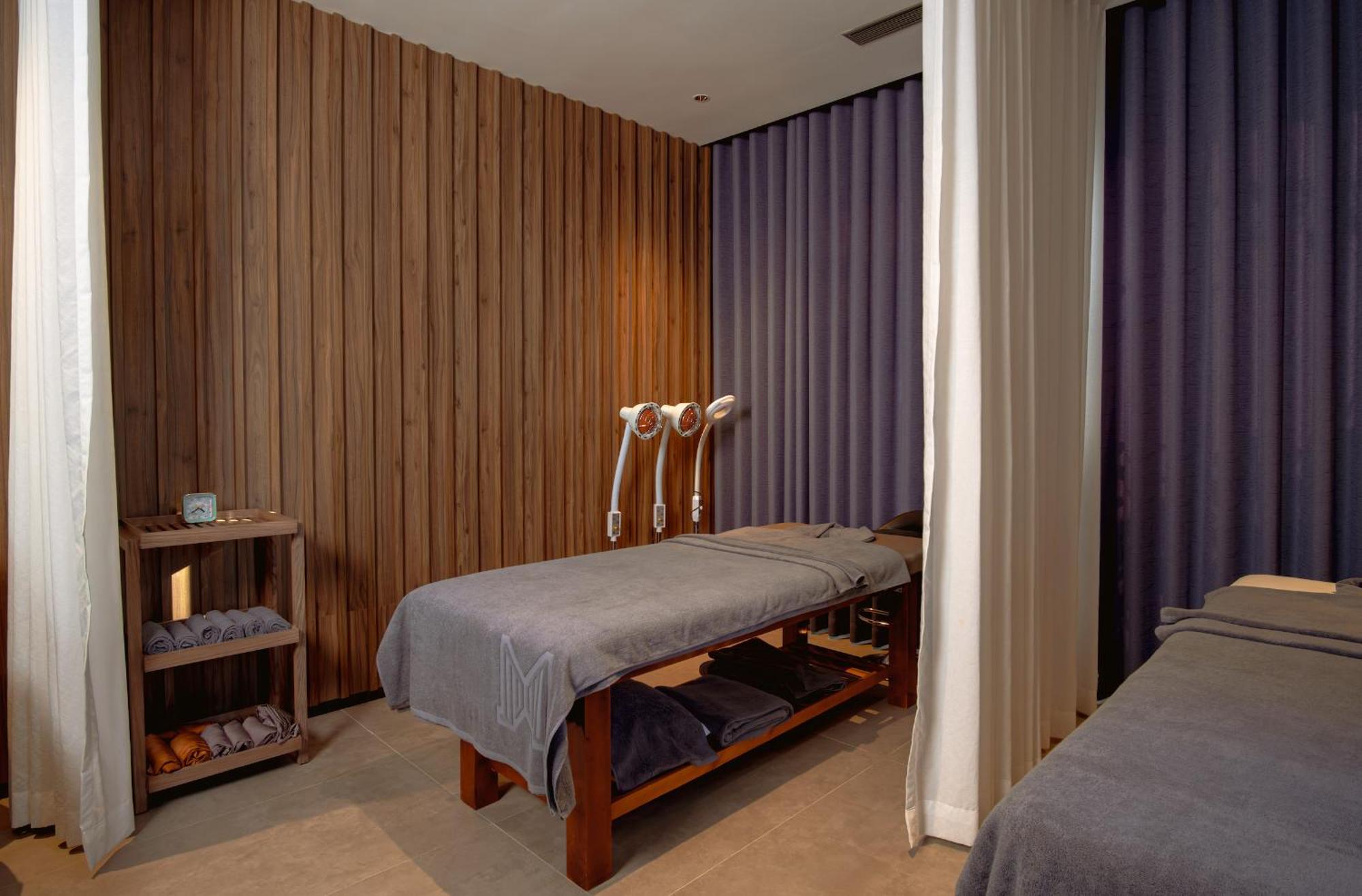 M Hotel Danang المظهر الخارجي الصورة A massage room at a spa