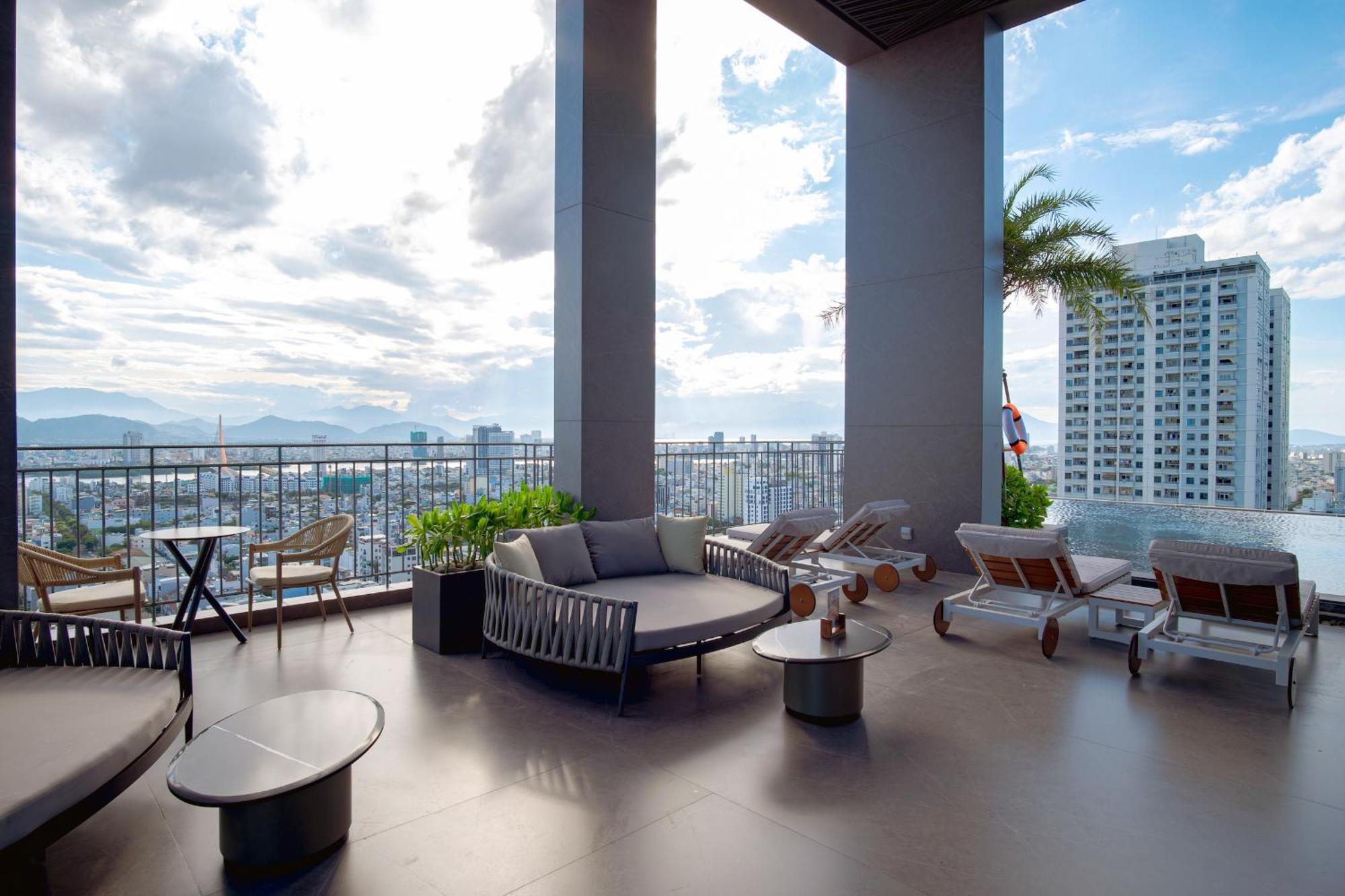 M Hotel Danang المظهر الخارجي الصورة The Sky Bar
