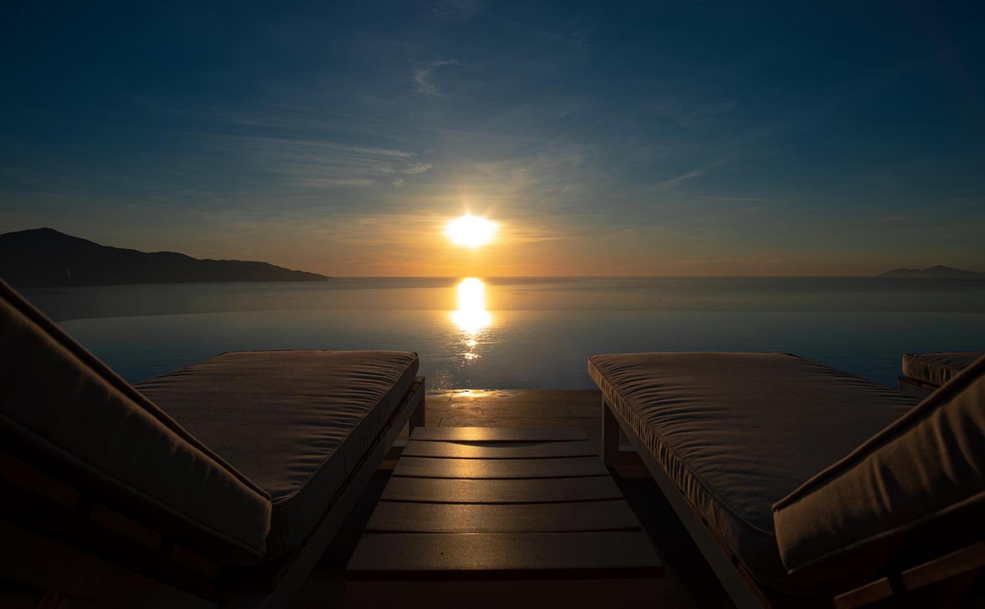 M Hotel Danang المظهر الخارجي الصورة Sunset at the Dead Sea