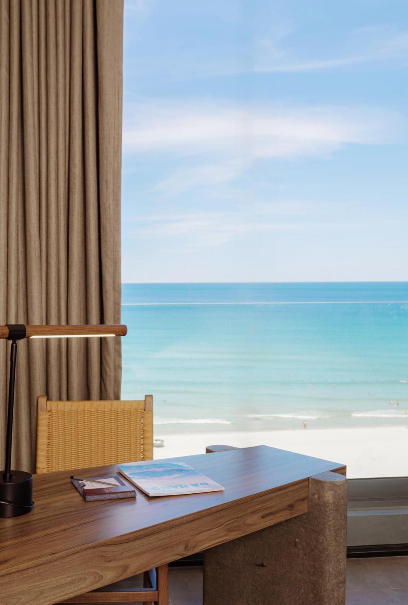 M Hotel Danang المظهر الخارجي الصورة View from a room at the hotel