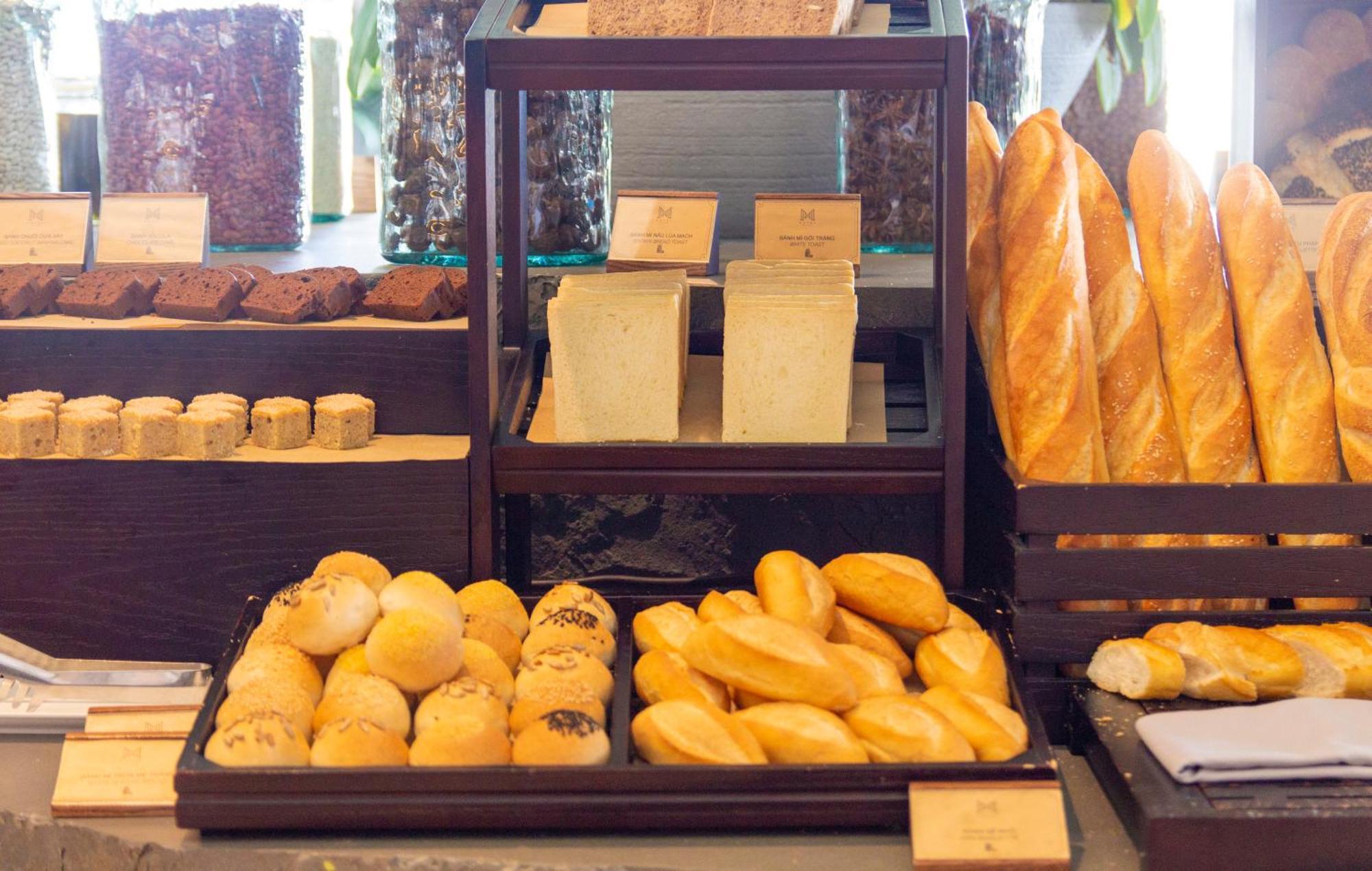 M Hotel Danang المظهر الخارجي الصورة Bread and cheese